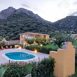 https://indipendente-con-piscina-uso-esclusivo.in-sardinia.net